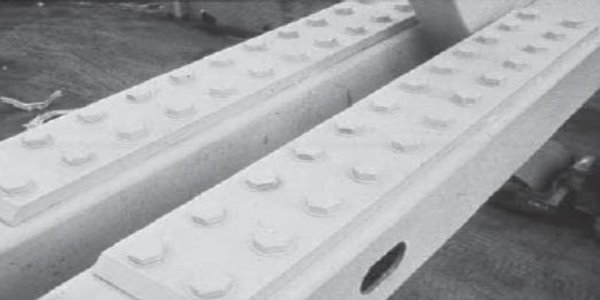 鋼管與支材間以螺栓接合設計案例